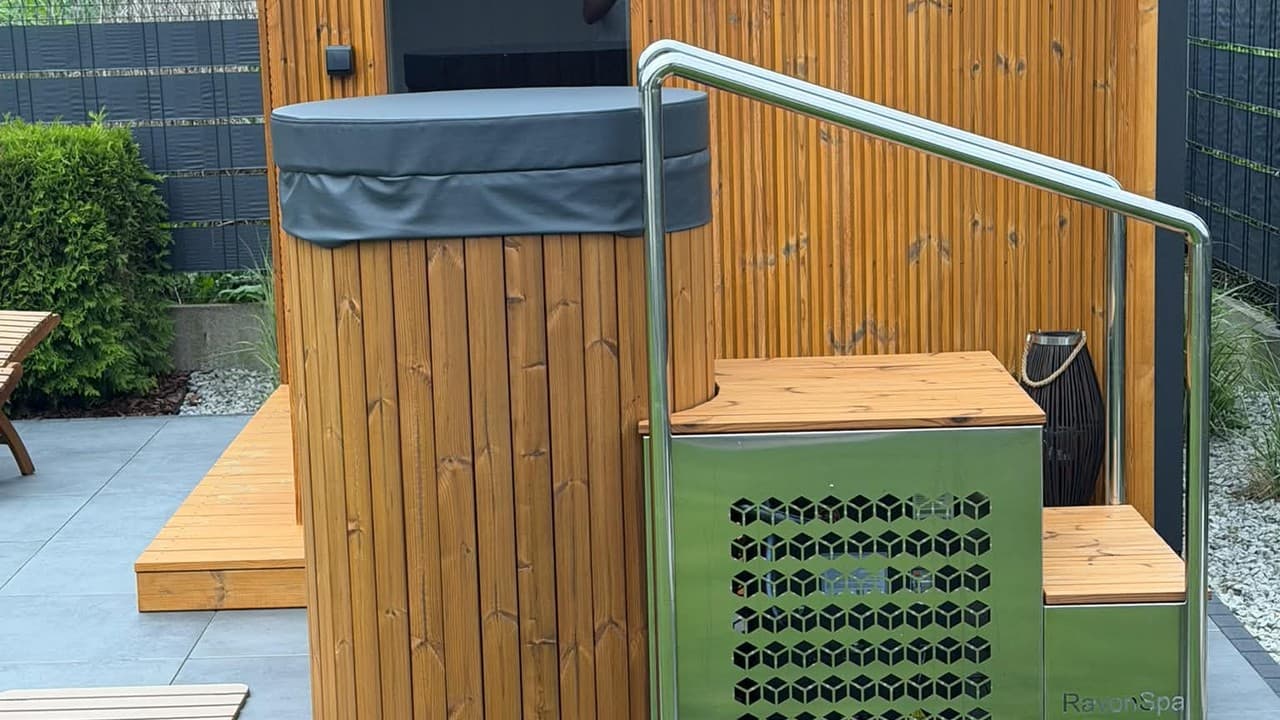 Kontrast termiczny w ogrodzie — jak łączyć jacuzzi, sauna i ice bath