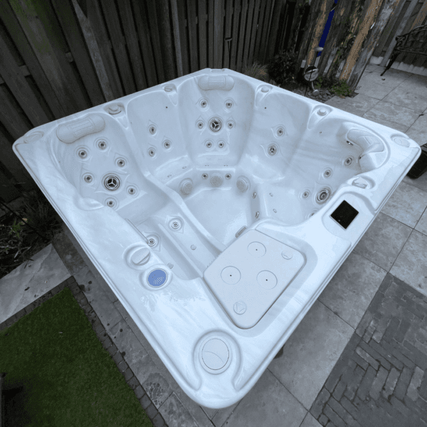 Zahradní jacuzzi Royale 4