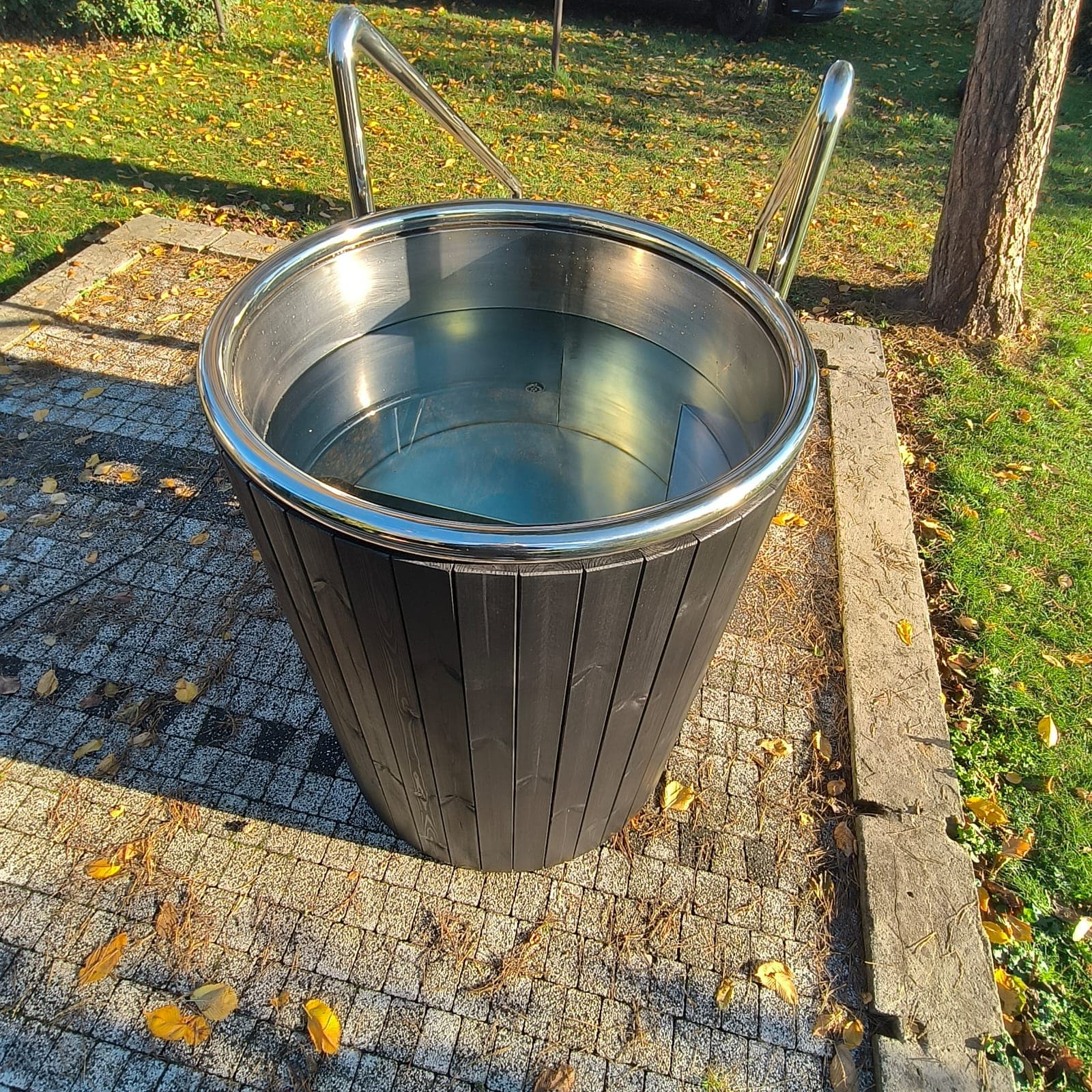 RavonSpa Ice Barrel Black — sud na otužování s filtrací a ozonem