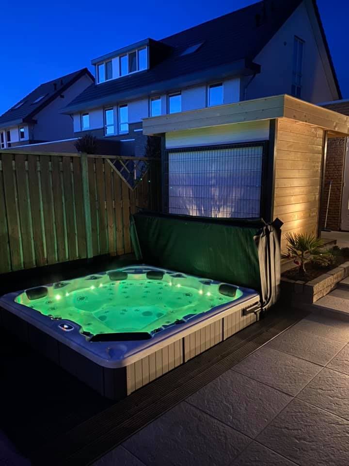 Terasa v noci · zelené LED